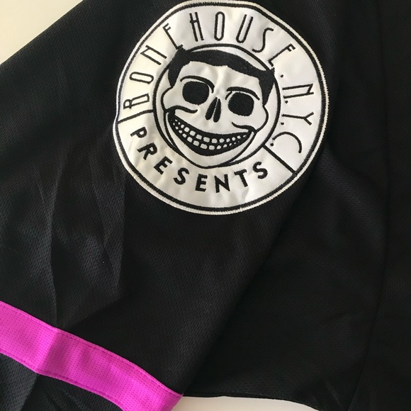 Size Large - Picture 7 of 16